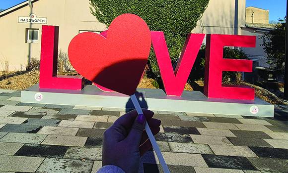 Lèves célèbre la Saint-Valentin avec les Vitrines C'Chartres