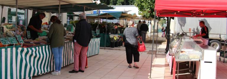 Marché alimentaire tous les vendredis soir !