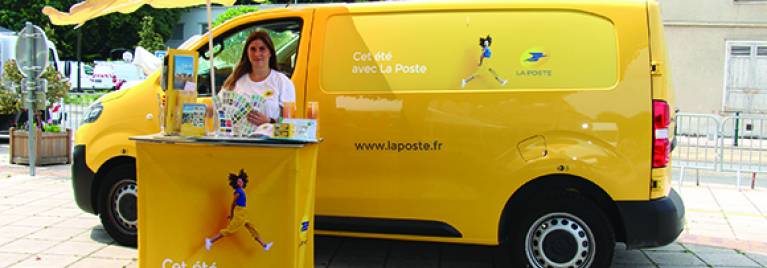 La Poste installe son Poste Truck à Lèves !